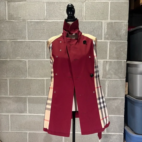 Burberry trench coat. - Picture 9 of 16